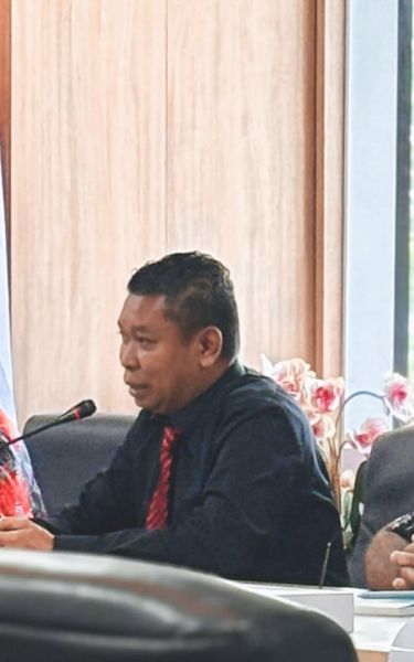 Urbanus Mamu, Urbanus Mamu, Pengamat Ekonomi dan Politik Nasional