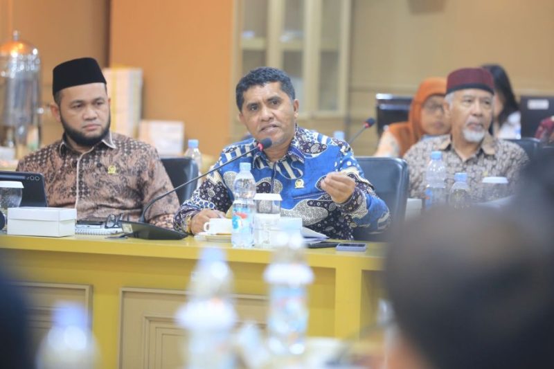Hasby Yusuf, anggota DPD RI Periode 2024-2029 dapil Maluku Utara saat rapat bersama Komisi III DPD RI dengan Menteri Kebudayaan RI, Rabu (07/05/2025) - (Sumber foto: rrr)